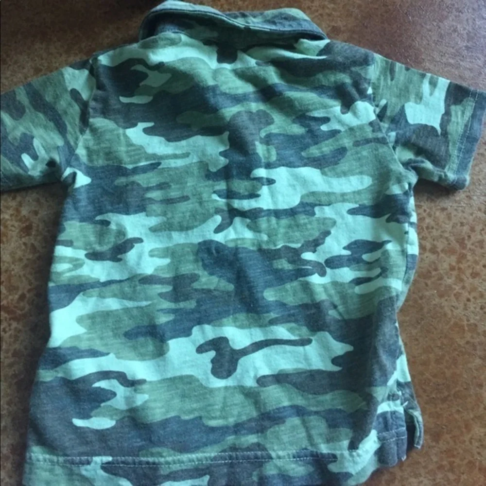 Baby Gap 18-24 mo green camo short sleeve folded collar‎ polo shirt
